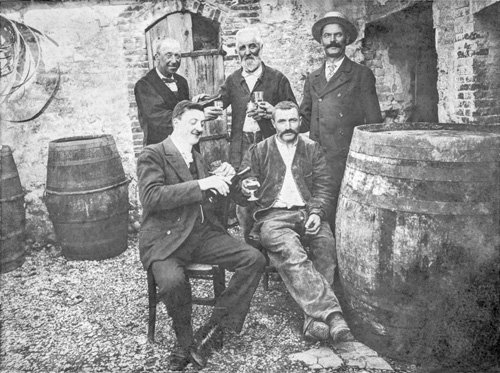 Cantina Casters Louis